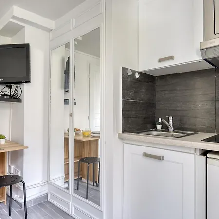 Branded New Cozy Studio In The Heart Of Paris 17 Exterior foto