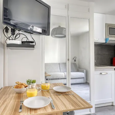 Branded New Cozy Studio In The Heart Of Paris 17 Exterior foto