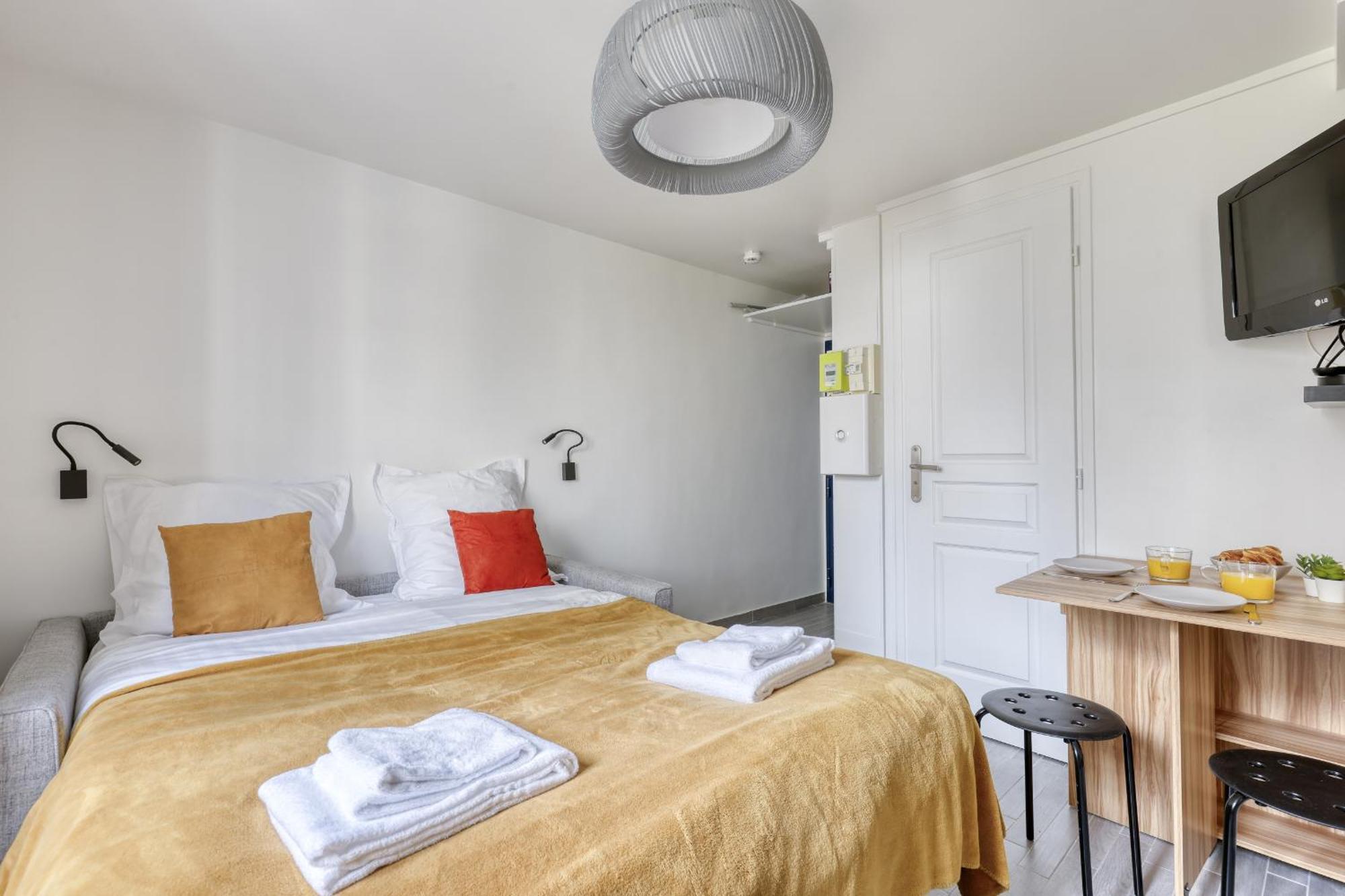 Apartment Branded New Cozy In The Heart Of 17