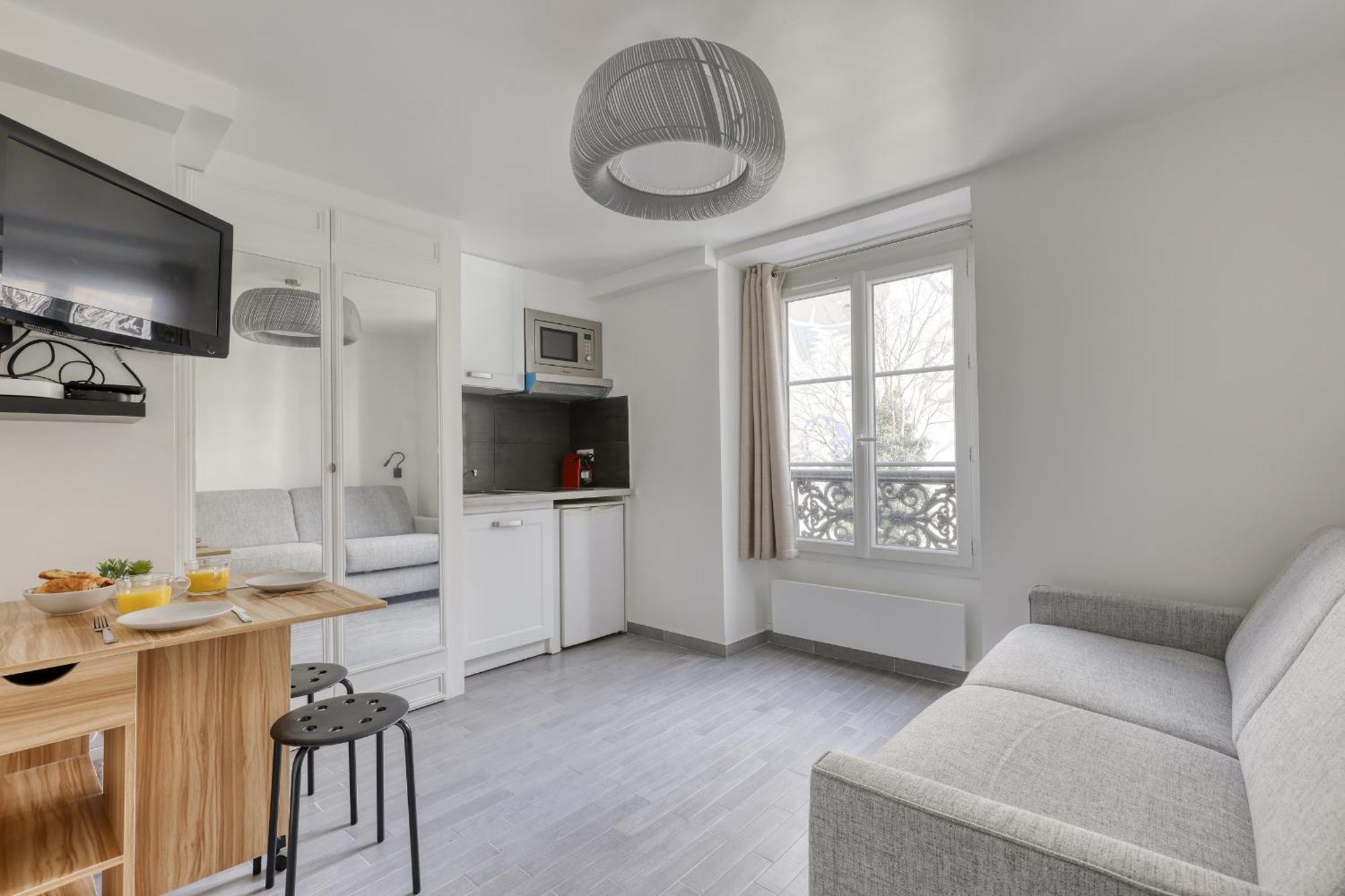 Branded New Cozy In The Heart Of 17 Paris